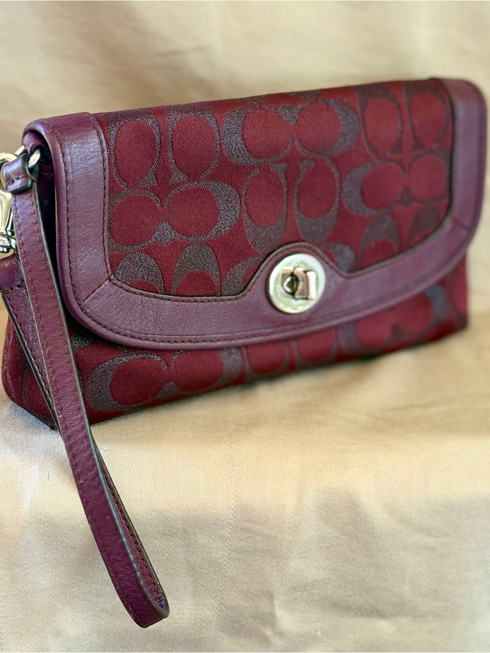 RARE Y2K Vintage Coach Burgundy Signature Turnlock Pochette Wristlet